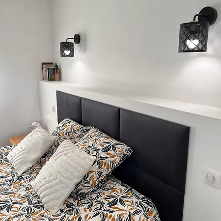 Les Du Bearn בית אירוח Livron